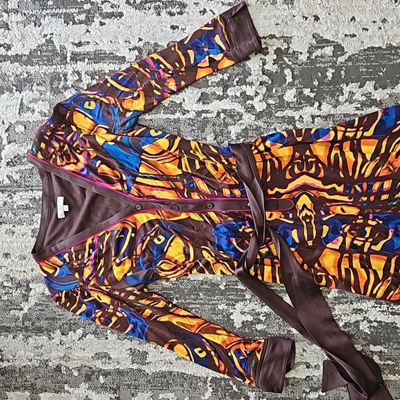 Tamsen silk/modal blend printed quarter button down belted dress - Picture 2 of 11